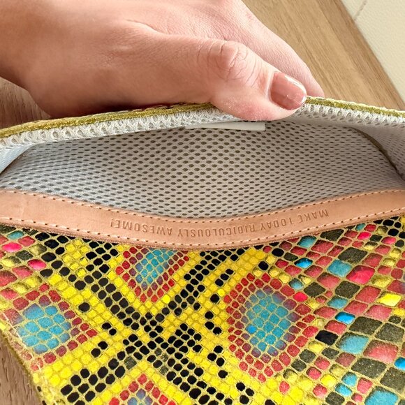 *Limited Edition* Consuela Neon Suede Sunglass Case w Laminated Snake Texture - Picture 5 of 6